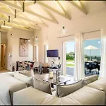 La Vie By Vintage Travel Villa *
