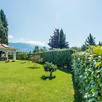 La Vie By Vintage Travel Свороната